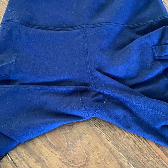 Fabletics Mila PowerHold High-Waisted Pocket Capri - Picture 5 of 7